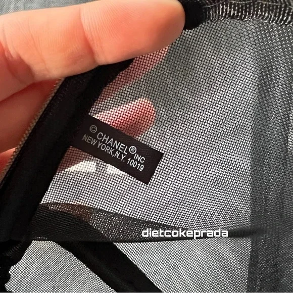 COPY - Chanel Mesh Classic Makeup Bag Gift!🎁🤩🔥Rare 💎 gem!! - Picture 6 of 6